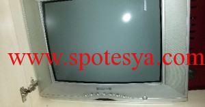 Kullanılmış amfi Technics 12 72 ekran tüplü televizyon