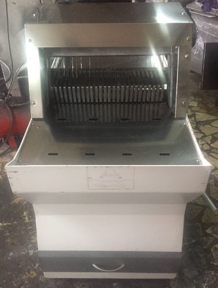 Temiz durumda büyük boy ekmek dilimleme makinesi