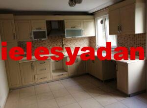 2. el TV ve yemek takımı 12 Çıkma mutfak dolabı 550 TL