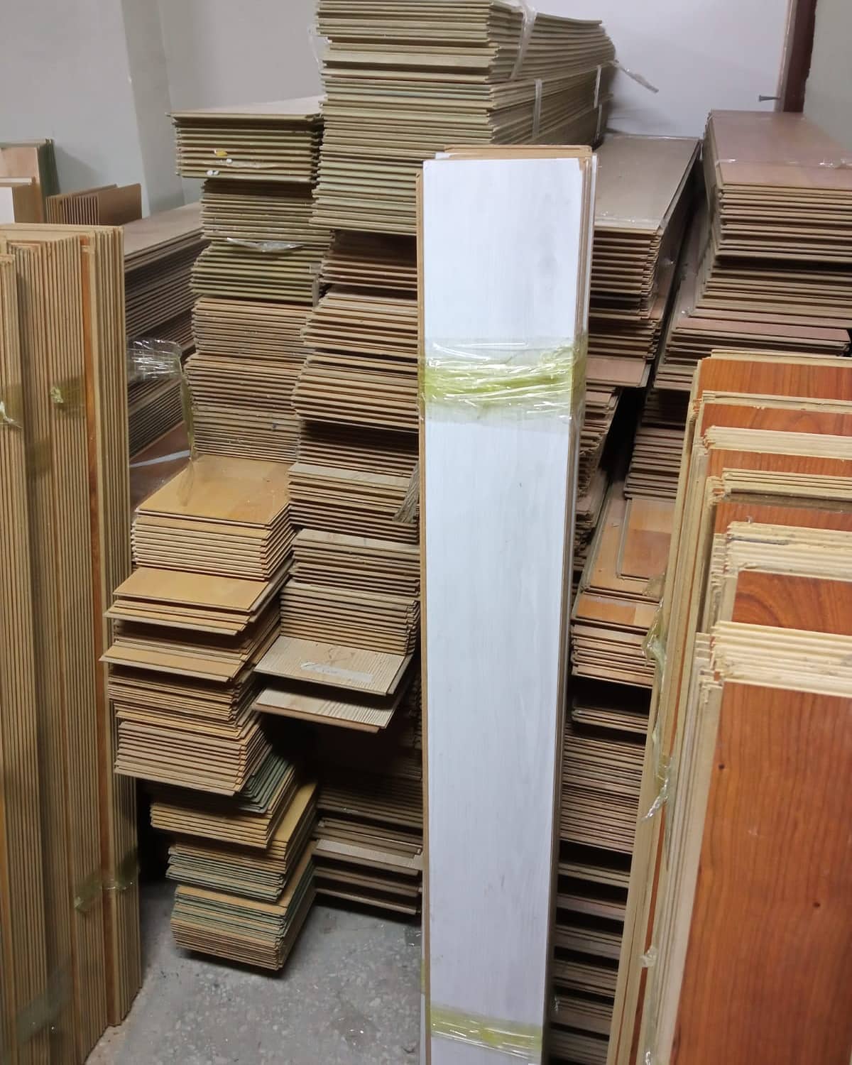 2.el çıkma laminat parke 250 metrekare sağlam