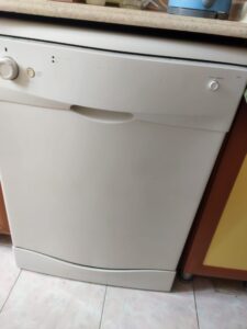 kullanılmış 37 ekran arçelik televizyon çok güzel 2 Çıkma bulaşık makinesi ucuz ve spot 1200 TL