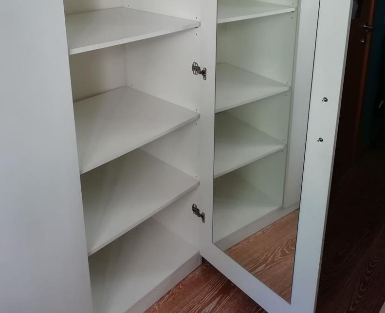 ikea beyaz elbise gardrobu