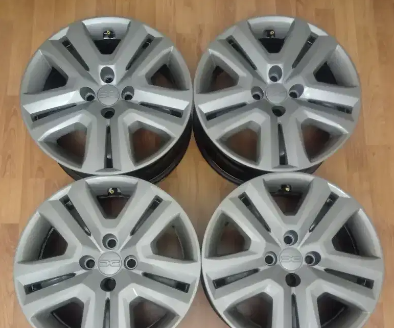 Sıfır gibi yeni dacia clio 16 sıfır teneke jant kapak takım Sıfır gibi yeni dacia clio 16 sıfır teneke jant kapak takım